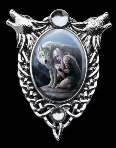 kamea Wilk "Protector" - seria: Enchanted Cameos Anne Stokes