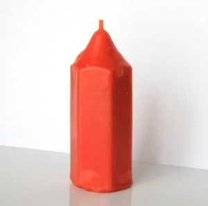 Świeca całkowicie pomarańczowa, sześciobok o wys. 12 cm