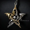 Naszyjnik Dwa Smoki ułożone w gwiazdę, pentagram - "Draca Stella" - seria: Carpe Noctum Anne Stokes. Talizman pomyślności i przyjaźni.